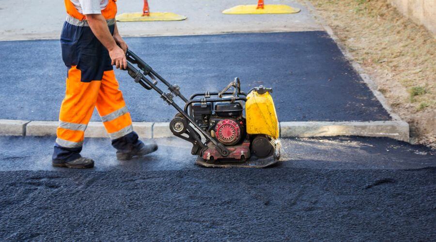 Professional gutter cleaning in Jonesville, VA